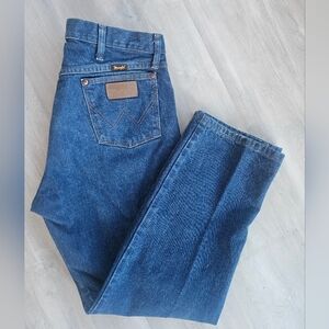 Classic Wrangler Men's Blue Denim Jeans - Classic Straight Fit Size 36x30